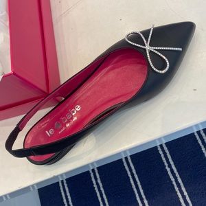 #BlackLeatherFlats #SlingBackFlats #SilverBowFlats #ElegantFlats